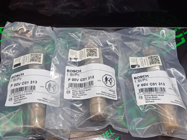 Комплект форсунок F00VC01313 BOSCH