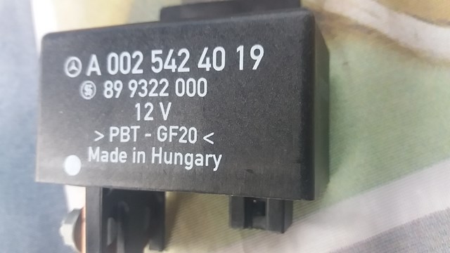 Реле свечей накала A0025424019 MERCEDES
