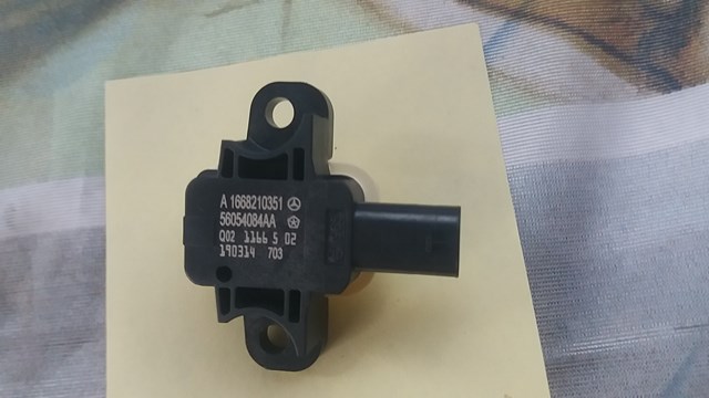 Датчик подушки безопасности A1668210351 MERCEDES