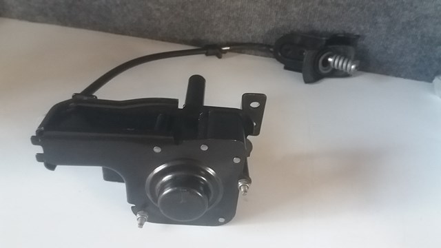 Кронштейн запасного колеса A6394000339 MERCEDES
