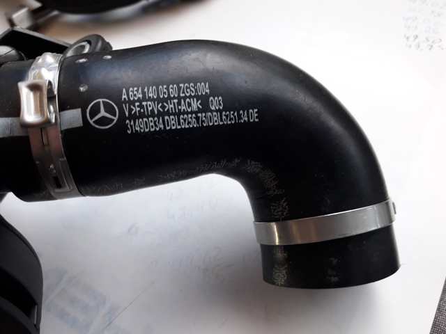Шланги и трубки системы рециркуляции A6541400560 MERCEDES