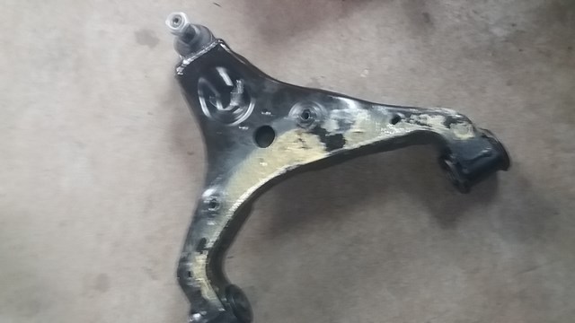 Рычаг передней подвески нижний, правый A9063304107 MERCEDES