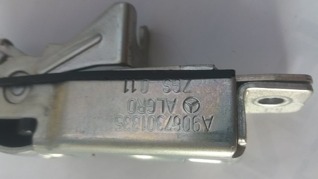 A9067301335 MERCEDES Замок двери боковой сдвижной правой купить в Ужгород