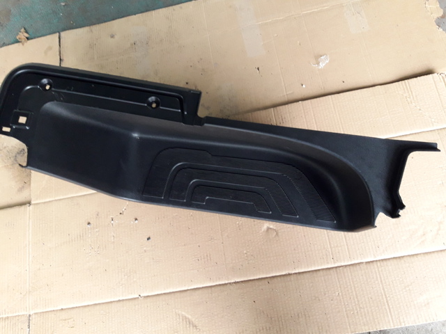 Надставка двери передней A9106860100 MERCEDES