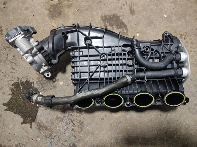 Впускной коллектор 11618603914 BMW