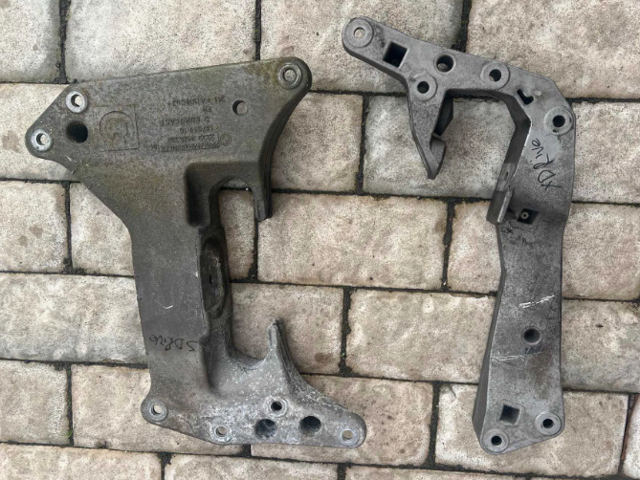 Балка крепления коробки передач 22319485330 BMW