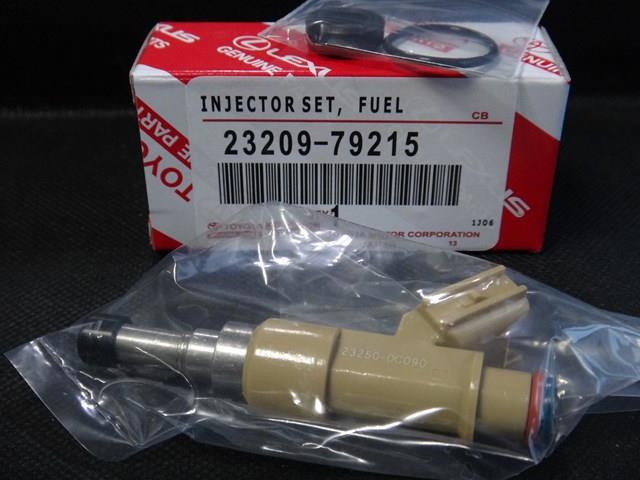 TOYOTA 2320979215 Топливные форсунки в наличии Черкассы