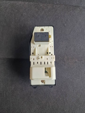 TOYOTA 8482010100 Кнопочный блок управления стеклоподъемником центральной консоли в наличии Украина