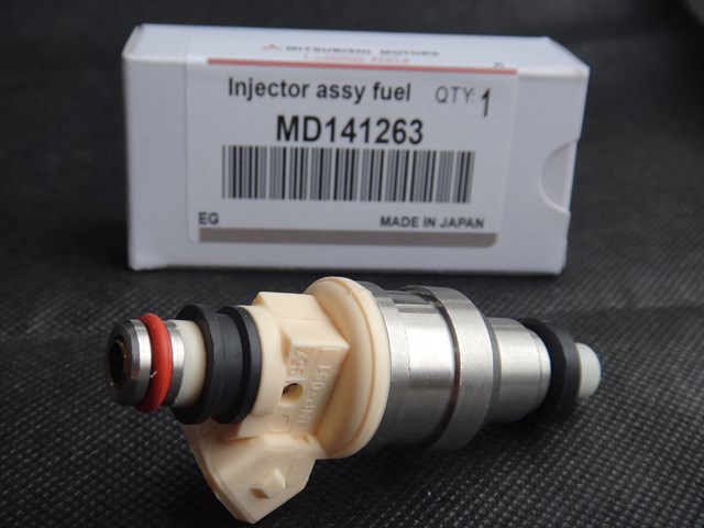 MD141263 Форсунка впрыска топлива купить Львов