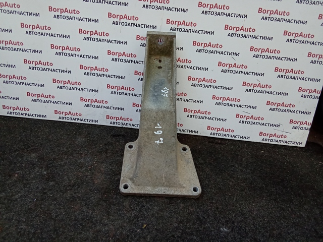 Кронштейн подушки (опоры) двигателя, левой 1092973 BMW