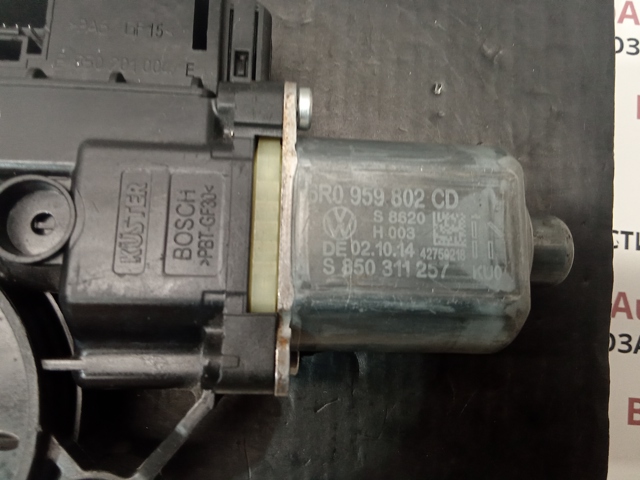 6R0959802CD Мотор стеклоподъемника двери передней правой купить Николаев