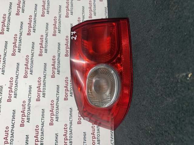 Задний левый внешний фонарь 8200262667 RENAULT