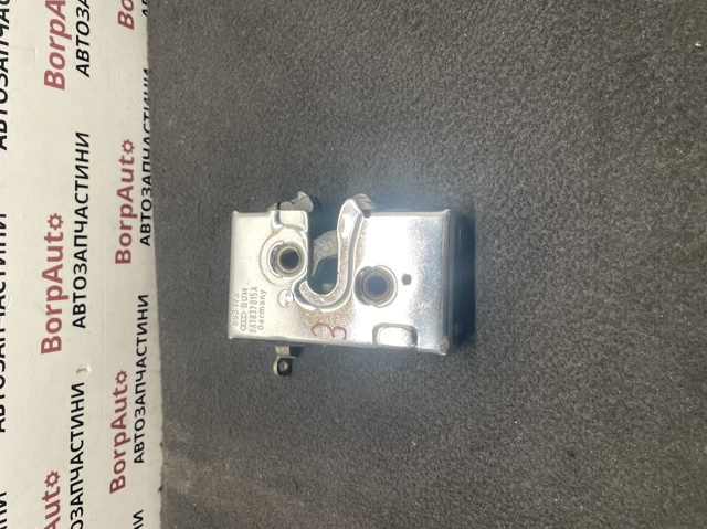 Замок двери водителя 8A1837015A VAG