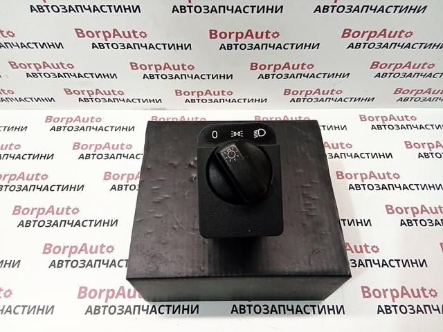 Переключатель света фар на "торпедо" 90381877 GM