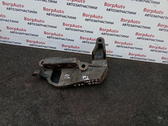 Кронштейн подушки (опоры) двигателя, левой 90538558 GM