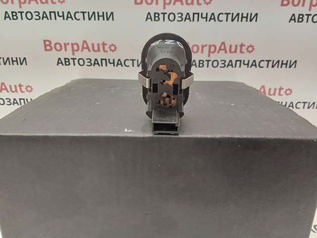 90561388 GM Кнопка подъемника заднего стекла купить в Сумы