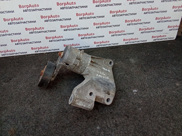 Кронштейн генератора натяжной 90571112 GM