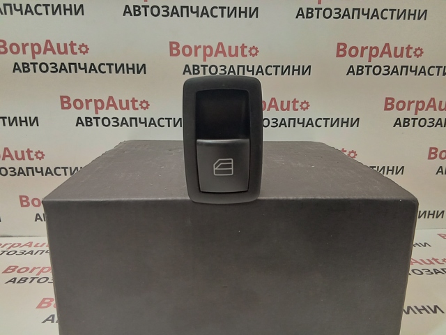Кнопки переднего правого стекло подъёмника A2518200510 MERCEDES