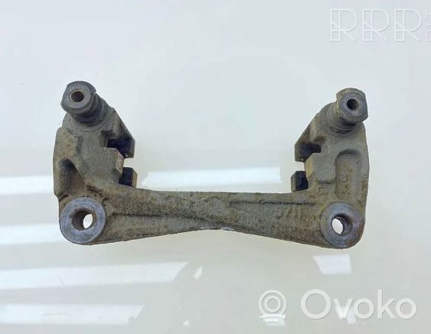 Braçadeira do freio de suporte dianteiro 26225AG080 Subaru