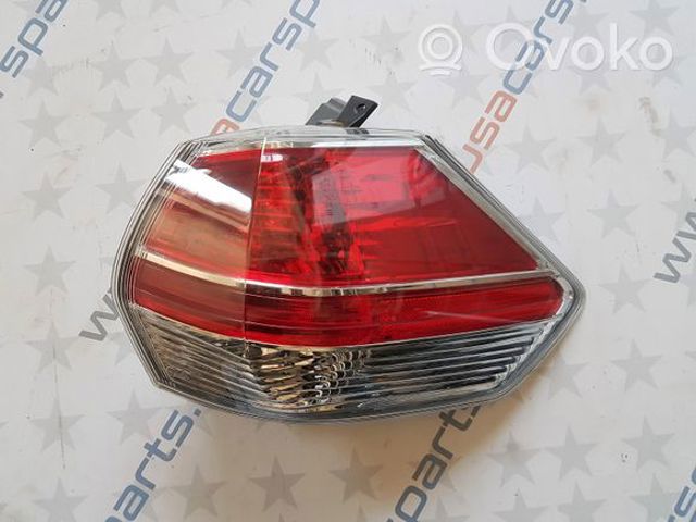 Lanterna traseira direita externa 265504BA0A Nissan/Infiniti