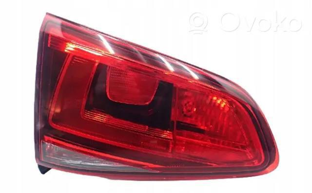 Lanterna traseira esquerda interna 5GM945093B VAG