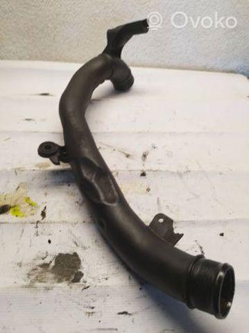 Mangueira (cano derivado) esquerda de intercooler 5N0145840C VAG