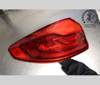 Lanterna traseira esquerda externa 63217376463 BMW