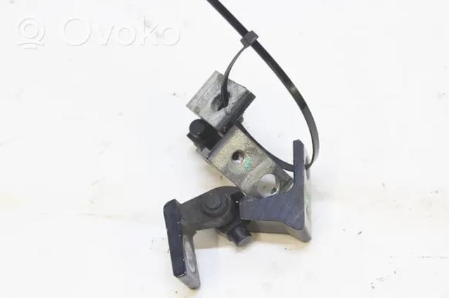 Gozno da porta dianteira esquerda 7N0831401 VAG