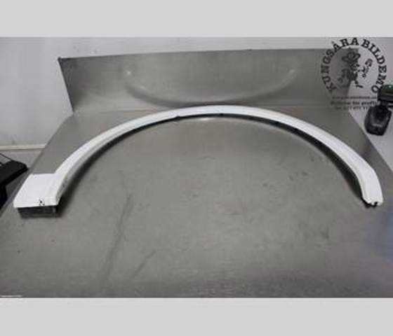 Expansor (placa sobreposta) de arco do pára-lama dianteiro direito 80A853718EGRU VAG