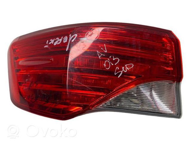 Lanterna traseira direita externa 8155005280 Toyota