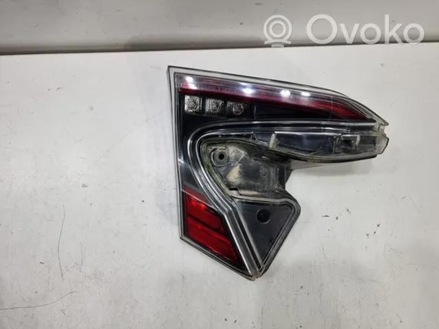 Lanterna traseira esquerda interna 81590F4021 Toyota