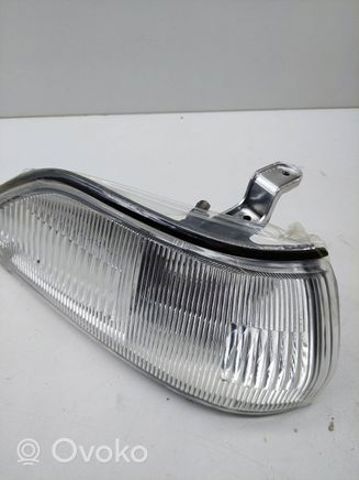 Posição dianteira direita 8161020310 Toyota