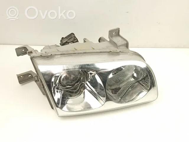 Luz direita 921043A020 Hyundai/Kia
