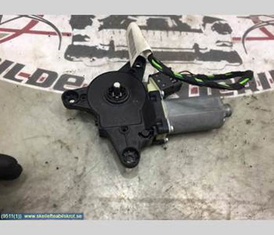 Motor de acionamento de vidro da porta dianteira direita A0068204742 Mercedes
