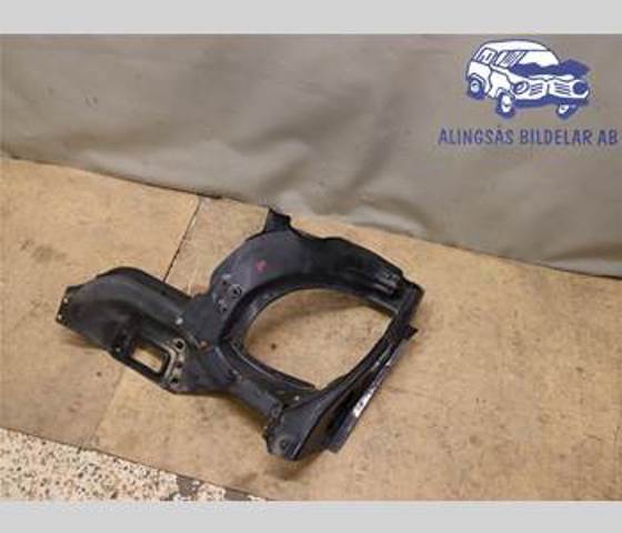 Suporte direito do radiador (painel de montagem de fixação das luzes) A1646200491 Mercedes