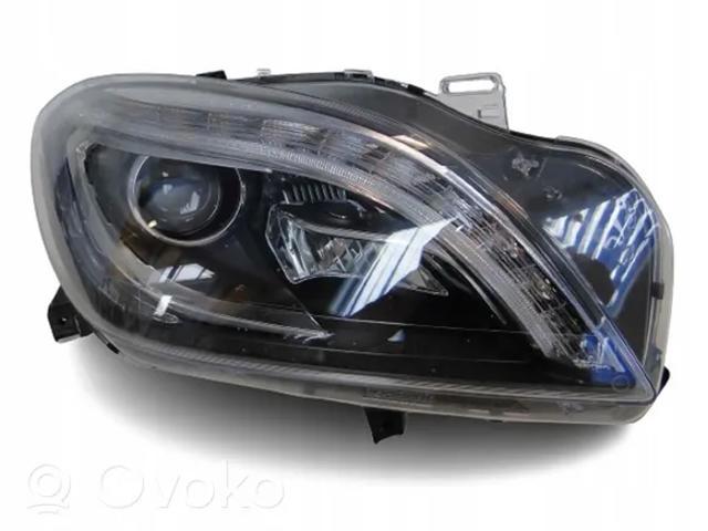 Luz direita A1668205559 Mercedes