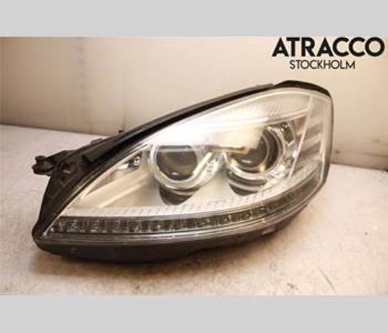 Luz esquerda A2218201559 Mercedes