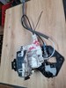 Fecho da porta dianteira esquerda A9067202135 MERCEDES