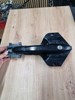 Suporte de maçaneta externa da porta dianteira esquerda A9067600934 MERCEDES