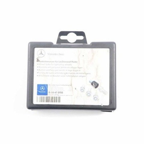 Parafuso de roda B66470155 Mercedes