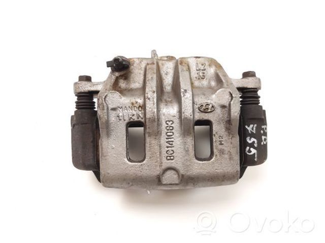 Suporte do freio dianteiro direito BC141063 Hyundai/Kia