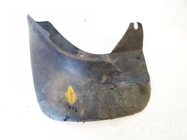 Protetor de lama dianteiro esquerdo BC1M51851 Mazda