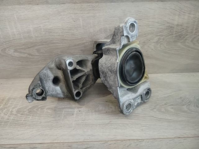 112100020R RENAULT Правая подушка двигателя купить в Ужгород