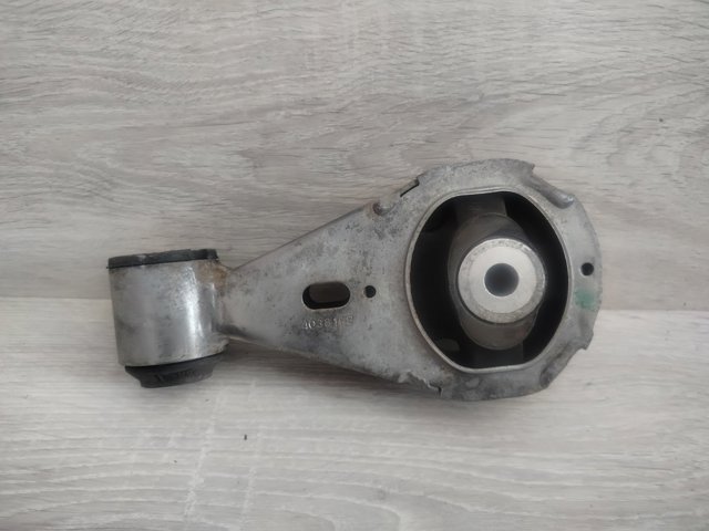 Подушка двигателя правая верхняя 113560012R RENAULT