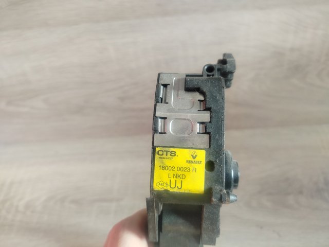 180020023R RENAULT Педаль газа купить в Каменское