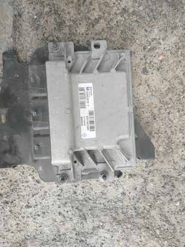 Компьютер двигателя 237100745R RENAULT