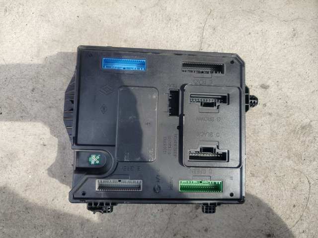 Панель предохранителей 284B17715R RENAULT