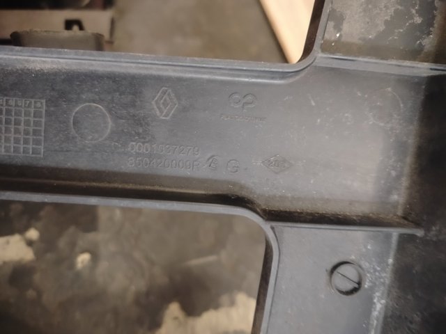 RENAULT 850420009R Кронштейн бампера заднего левый в наличии Днепр