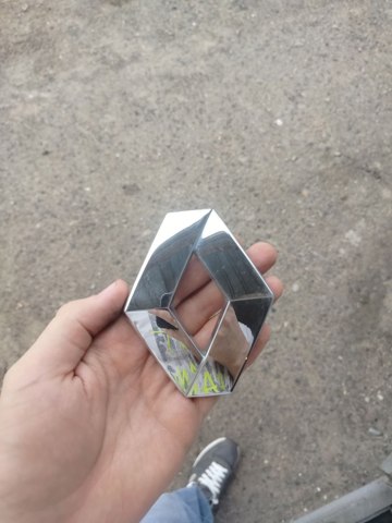 Фирменный значок Рено Меган 3