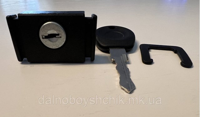 TD0389537 Замок перчаточного ящика купить Чернигов
